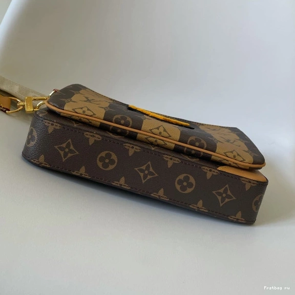 Frstbag ru LOUIS MESSENGER TRIO VUITTON 0807